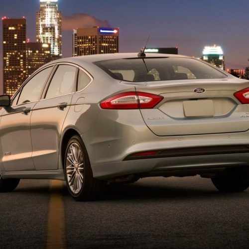 2013 Ford Fusion Hybrid Car Review (Photo 4 of 8)