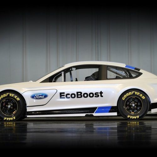 2013 Ford Fusion NASCAR Sprint Cup Car Review (Photo 2 of 3)