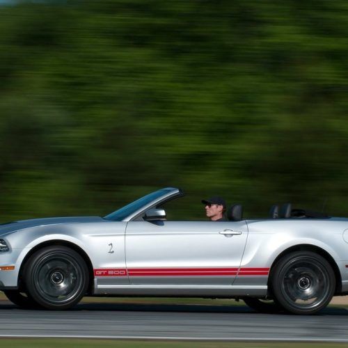 2013 Ford Mustang Shelby GT500 Convertible (Photo 5 of 6)