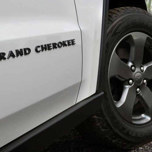 2013 Jeep Grand Cherokee Trailhawk Review (Photo 2 of 7)