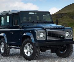 2013 Land Rover Defender Review and Photo