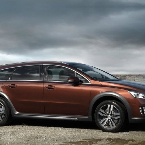 2013 Peugeot 508 RXH Review (Photo 2 of 12)