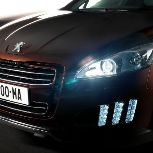 2013 Peugeot 508 RXH Review (Photo 5 of 12)
