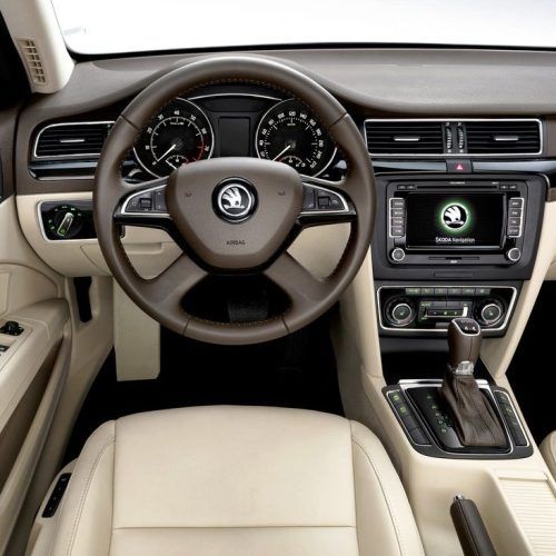 2013 Skoda Superb Combi and Hatchback Review (Photo 2 of 5)