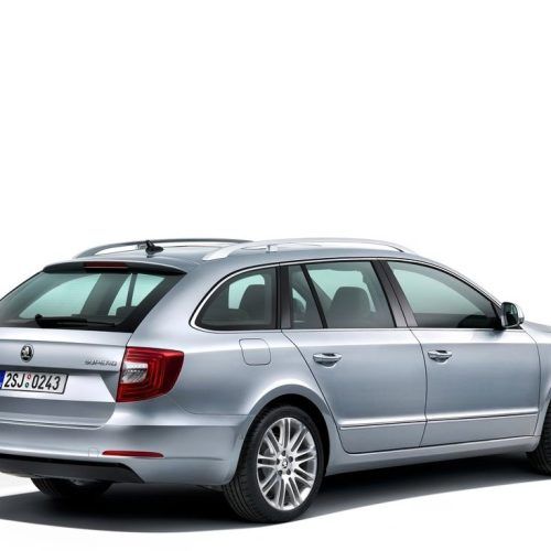 2013 Skoda Superb Combi and Hatchback Review (Photo 4 of 5)