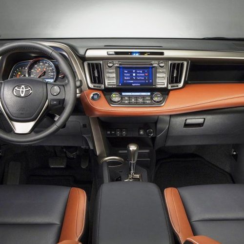 2013 Toyota RAV4 Review (Photo 4 of 8)
