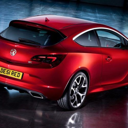 2013 Vauxhall Astra VXR Powerful Injection Review (Photo 2 of 4)