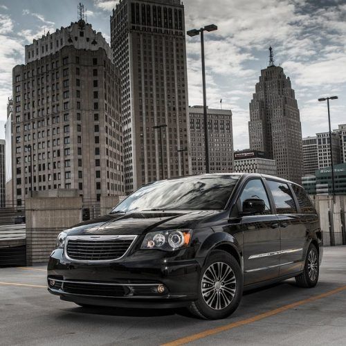 2013 Chrysler Town and Country S Review (Photo 7 of 7)