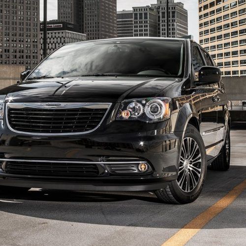 2013 Chrysler Town and Country S Review (Photo 6 of 7)