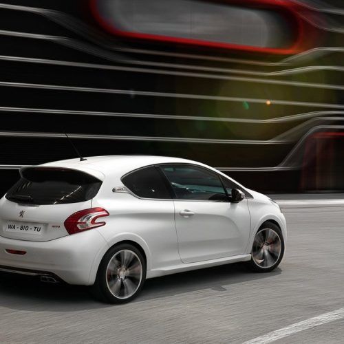 2014 Peugeot 208 GTi Review (Photo 8 of 13)