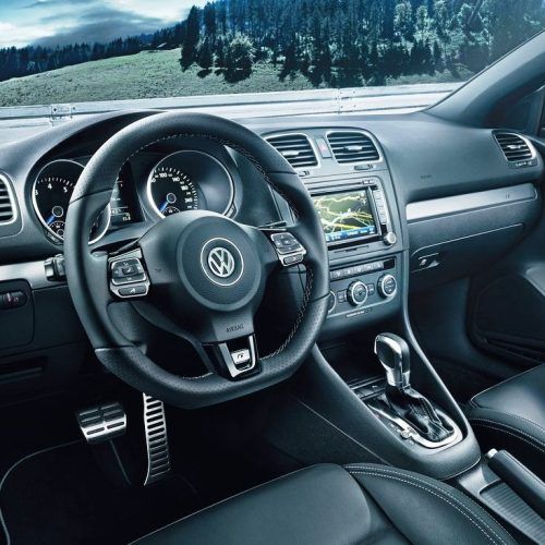 2014 Volkswagen Golf R Cabriolet: 2.0-liter Engine (Photo 2 of 6)