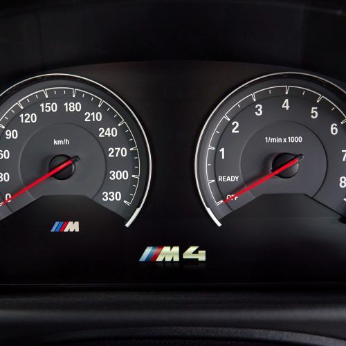2015 BMW M4 Coupe (Photo 13 of 41)