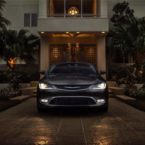 2015 Chrysler 200 (Photo 7 of 11)