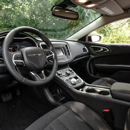 2015 Chrysler 200 Limited (Photo 5 of 19)