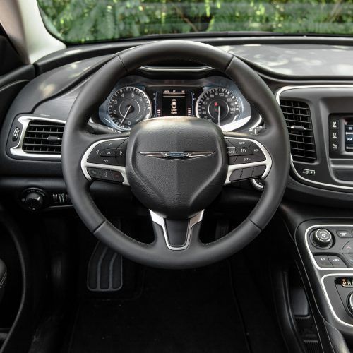 2015 Chrysler 200 Limited (Photo 10 of 19)