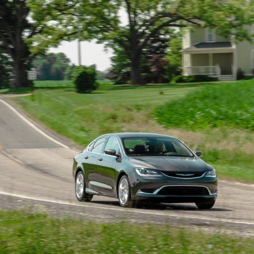 2015 Chrysler 200 Limited (Photo 12 of 19)