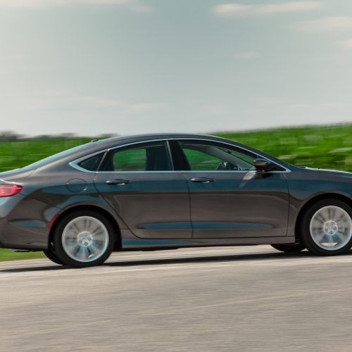 2015 Chrysler 200 Limited (Photo 13 of 19)