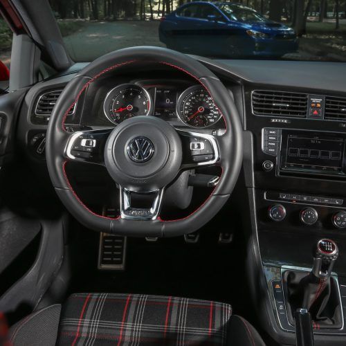 2015 Volkswagen Golf GTI (Photo 31 of 55)