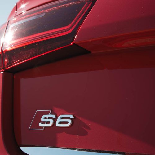 2016 Audi S6 (Photo 21 of 32)
