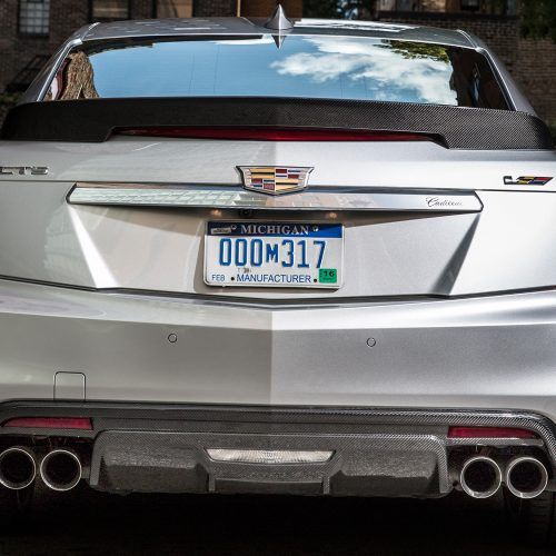 2016 Cadillac CTS-V (Photo 18 of 27)