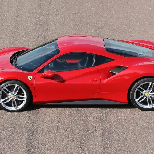 2016 Ferrari 488GTB (Photo 27 of 34)
