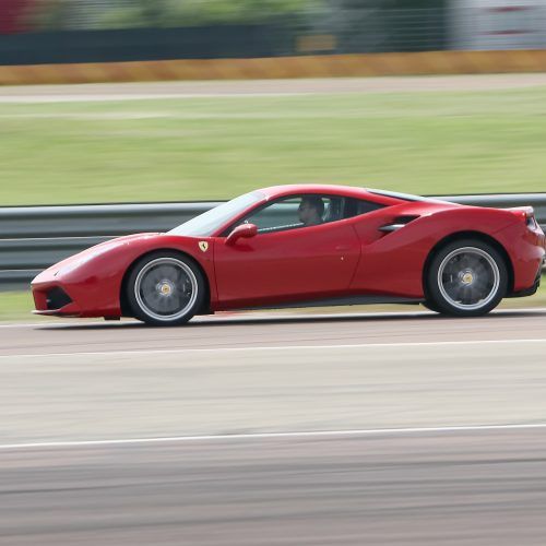 2016 Ferrari 488GTB (Photo 12 of 34)