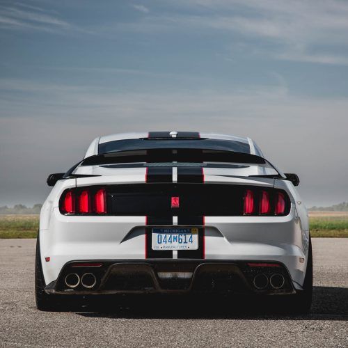 2016 Ford Mustang Shelby GT350 / GT350R (Photo 29 of 47)