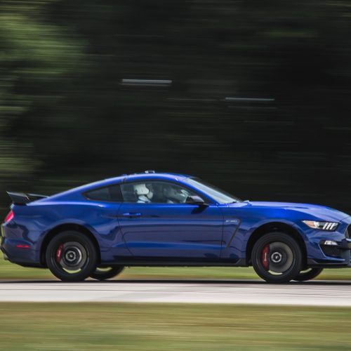 2016 Ford Mustang Shelby GT350 / GT350R (Photo 43 of 47)