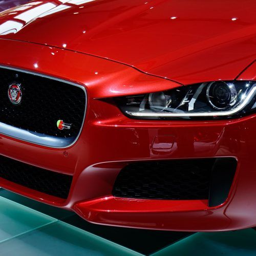 2016 Jaguar XE (Photo 11 of 12)
