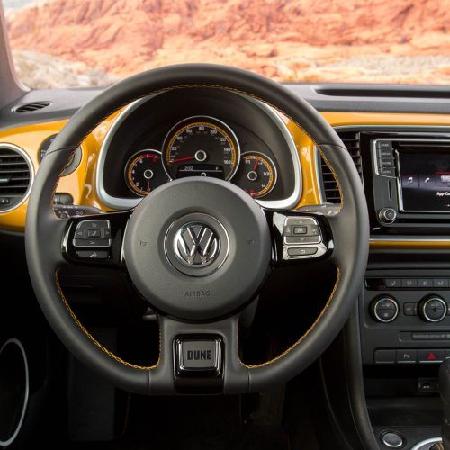 2016 Volkswagen Beetle Dune (Photo 10 of 32)