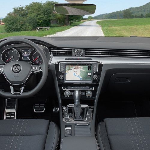 2016 Volkswagen Passat Alltrack (Photo 13 of 18)