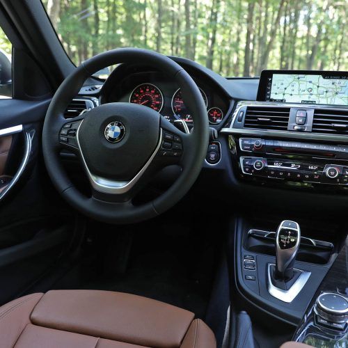 2017 BMW 330i (Photo 32 of 59)