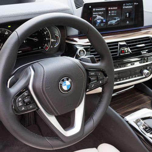 2017 BMW 530i (Photo 7 of 46)