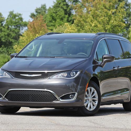 2017 Chrysler Pacifica (Photo 23 of 25)