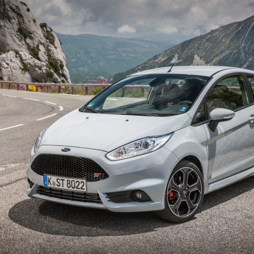 2017 Ford Fiesta ST200 (Photo 15 of 25)