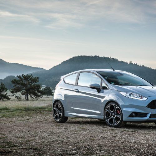 2017 Ford Fiesta ST200 (Photo 17 of 25)