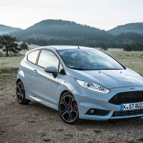 2017 Ford Fiesta ST200 (Photo 18 of 25)