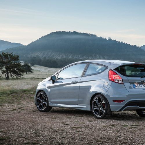 2017 Ford Fiesta ST200 (Photo 19 of 25)