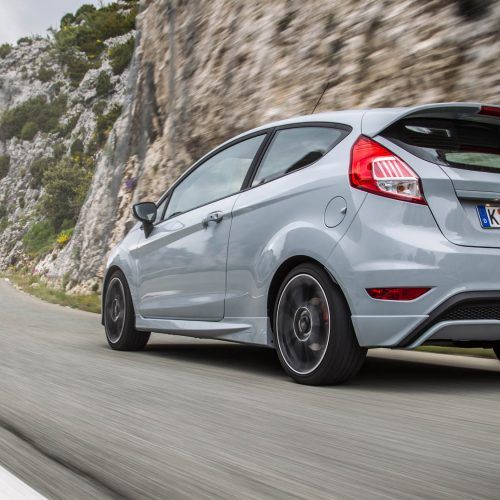 2017 Ford Fiesta ST200 (Photo 11 of 25)