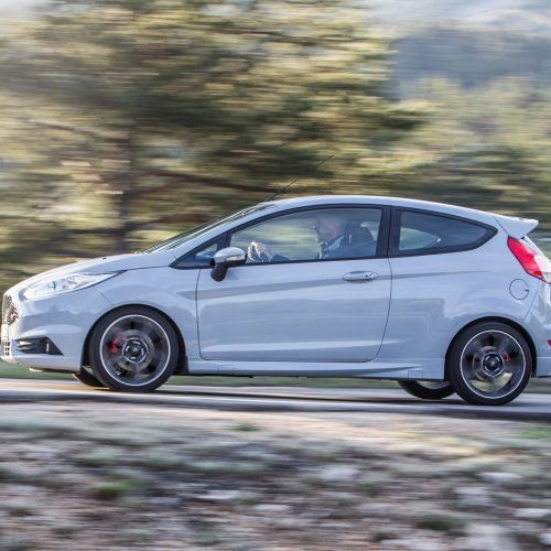 2017 Ford Fiesta ST200 (Photo 8 of 25)