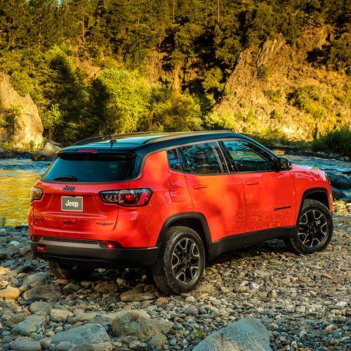 2017 Jeep Compass (Photo 5 of 49)