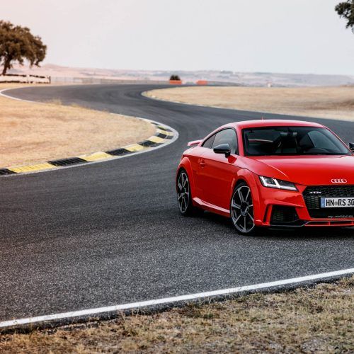 2018 Audi TT RS Coupe (Photo 9 of 34)