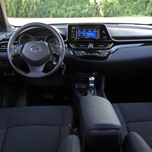 2018 Toyota C-HR XLE Premium (Photo 14 of 52)
