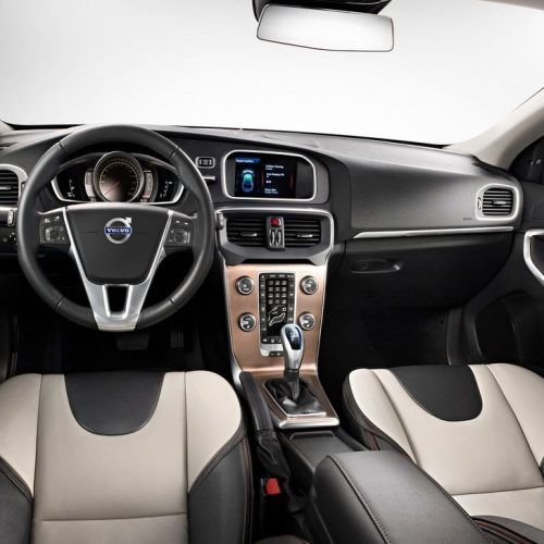 2013 Volvo V40 Cross Country Review (Photo 3 of 8)